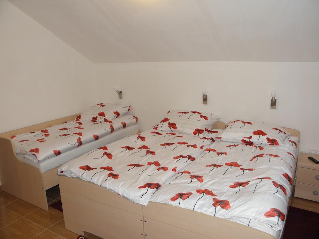 Hotel And Restaurant Ana Hrib-Loski Potok Номер фото