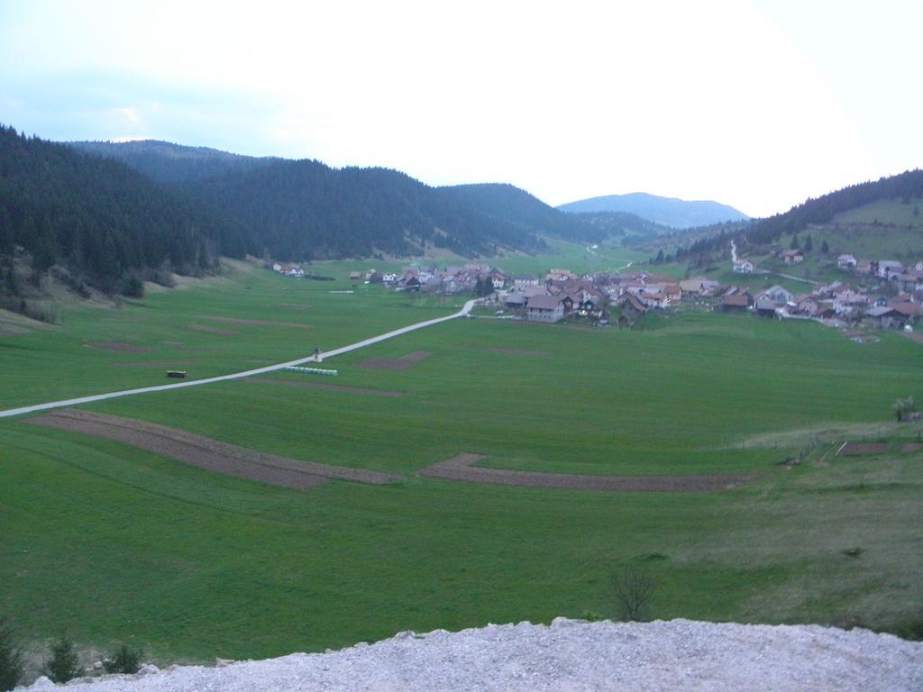 Hotel And Restaurant Ana Hrib-Loski Potok Экстерьер фото
