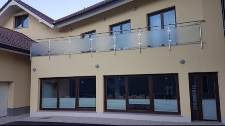 Hotel And Restaurant Ana Hrib-Loski Potok Экстерьер фото